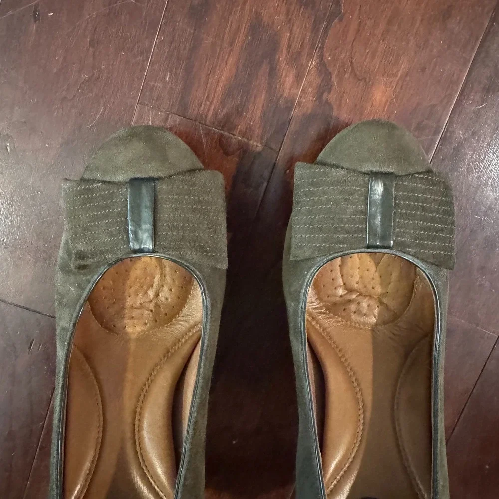 Clarks Artisan Olive Green Suede Peep Toe Bow 3